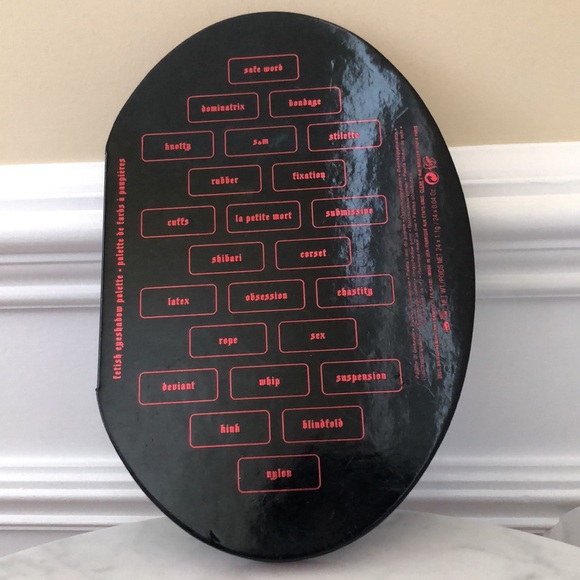 Kat Von D Fetish eyeshadow palette - Picture 3 of 3